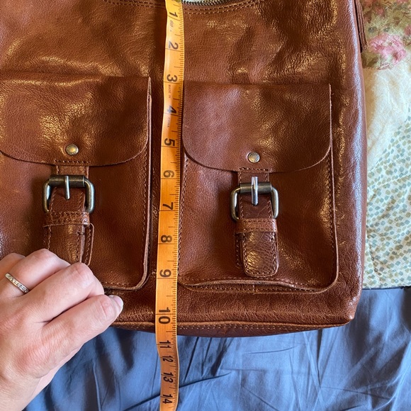 Spikes and Sparrow Genuine Leather crossbody - Picture 5 of 5